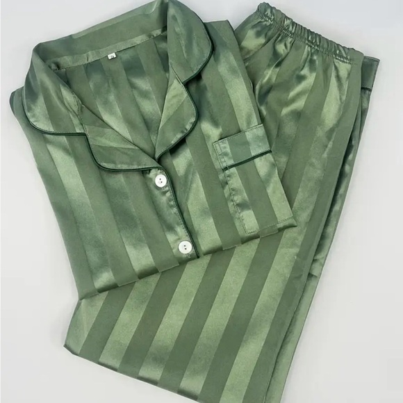 NWOT Womens Satin Feel Pajama Set Size Large Green Striped Contrast Elastic - Picture 2 of 14